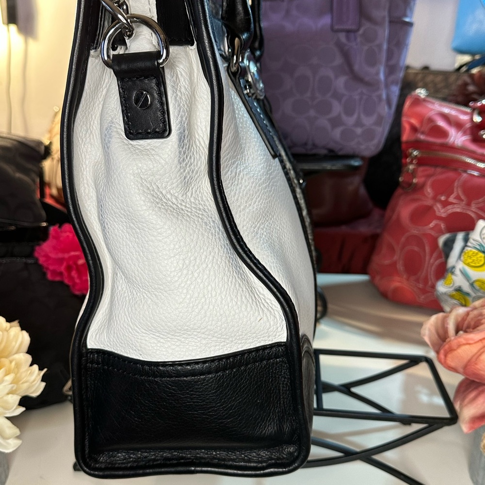 Michael Kors Black and White Leopard Print Tote - Picture 5 of 9